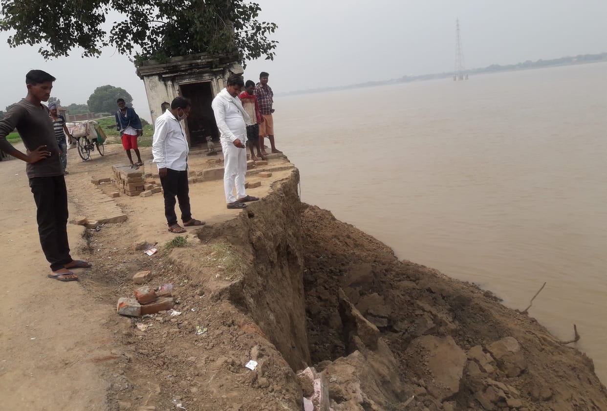 Temple of Dih Baba located in Kunda Khurd village in the Ganges from Katan