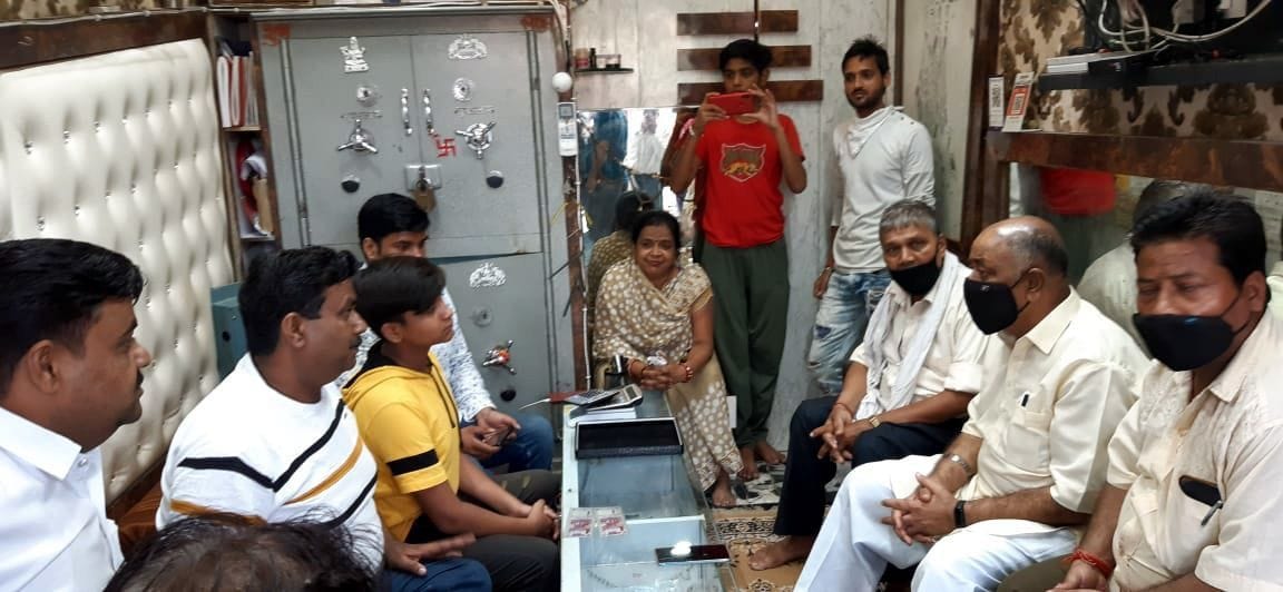 Saraf looting: Opposition is the issue, BJP also stands with businessman