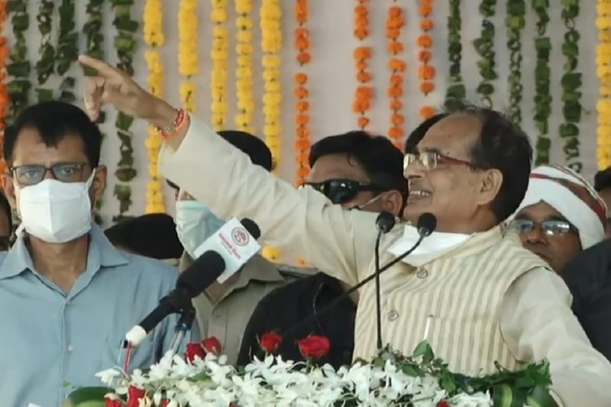Congress fumes as Shivraj Singh Chouhan asks voters to clean out hand in Bihar polls 