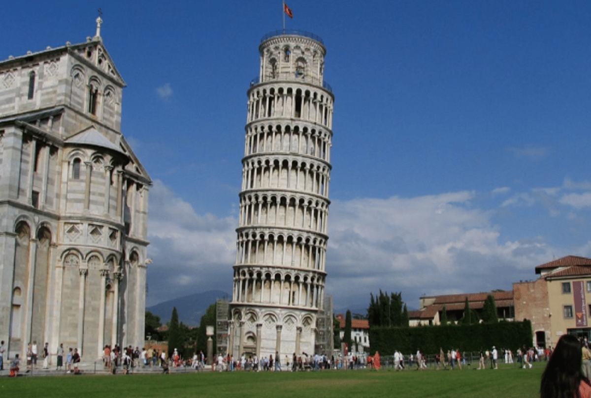 Tower of Pisa is still standing after suffering four powerful earthquake tremors know reasons