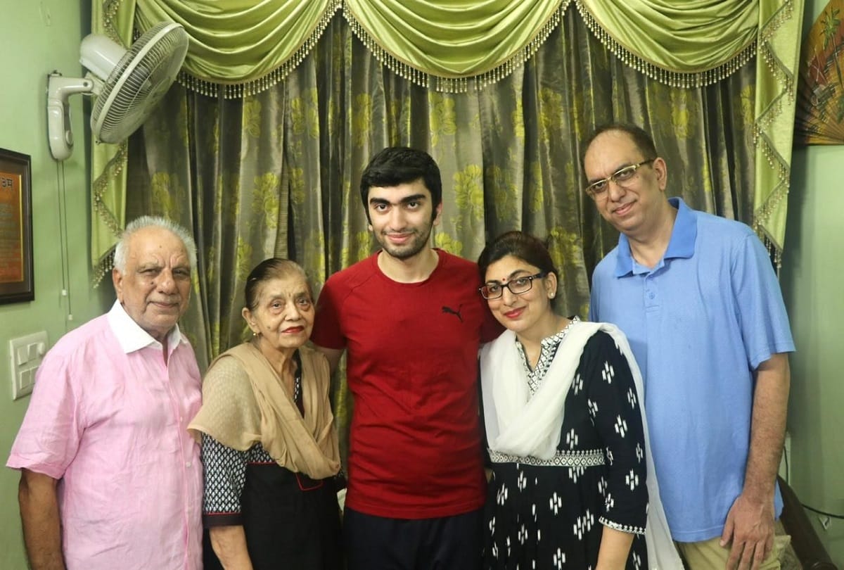JEE mains 2020 Tushar sethi scores 100 percentile recommends less use of social media to concentrate studies
