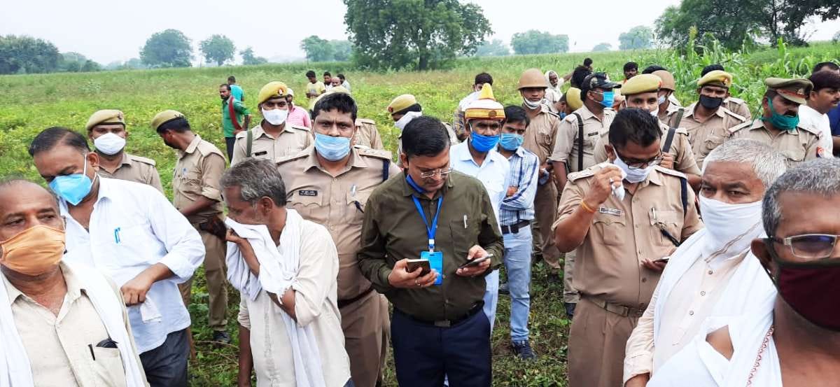 Crusher businessman cremated under the shadow of bayonets in Mahoba