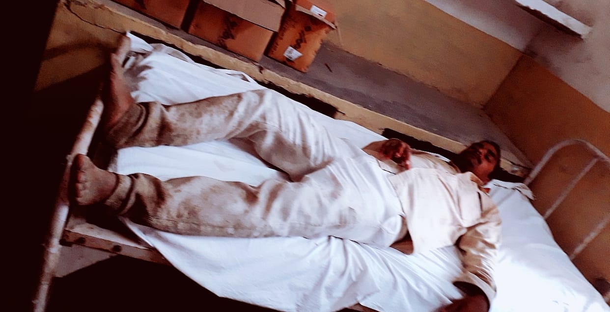 BJP leader beaten up by tying him to a tree in Ghazipur