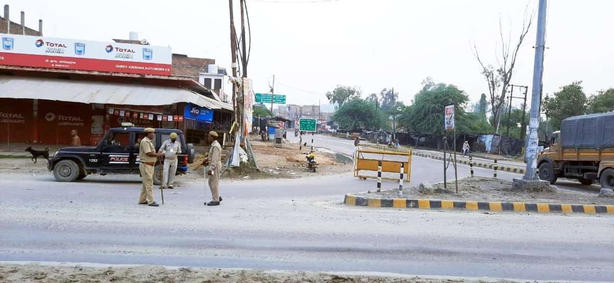 Mahoba: Market closed due to death of businessman, silence on the streets