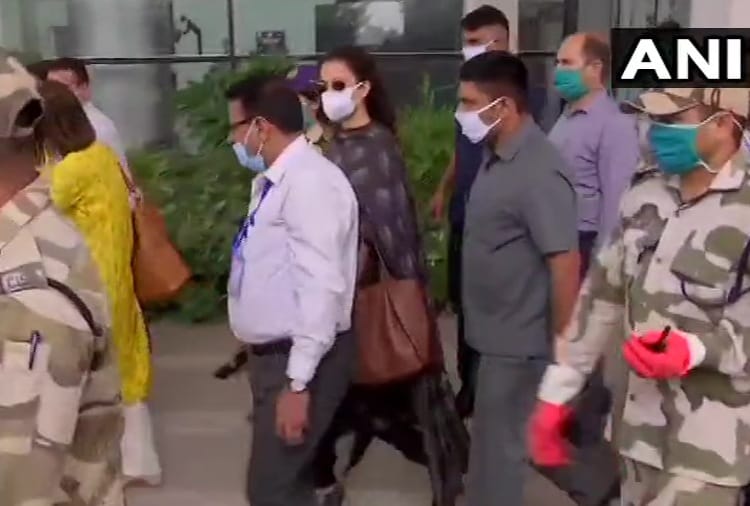Actress Kangana Ranaut Statement in Chandigarh on Mumbai and Shiv Sena