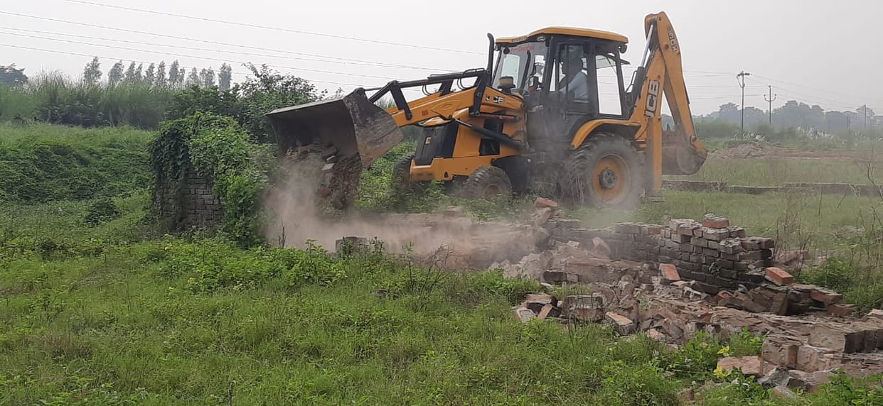 ADA demolishes illegal plotting on park and sports land