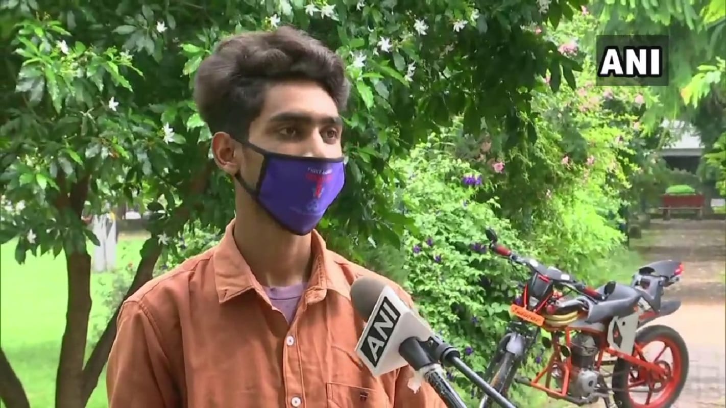 A bike built from junk, runs 80 kilometers in 1 liter petrol desi jugaad motorcycle motorcycle jugaad gadi jugaad wali bike desi jugaad bike desi jugaad vehicle Chandigarh Class 10 student Gaurav has made a motorcycle using scrap material