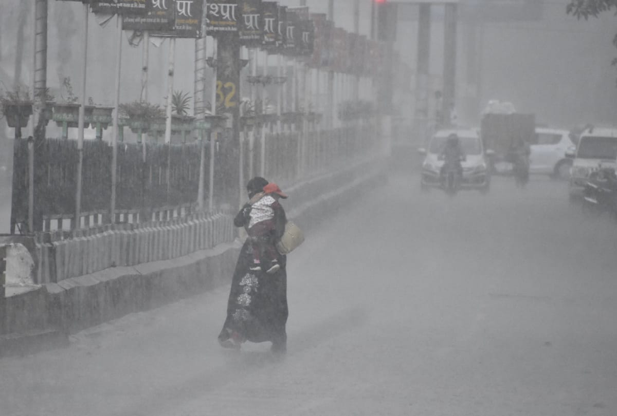 Gorakhpur weather change heavy rain latest news update