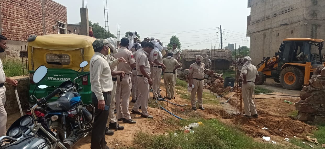 Illegal construction collapsed in presence of police
