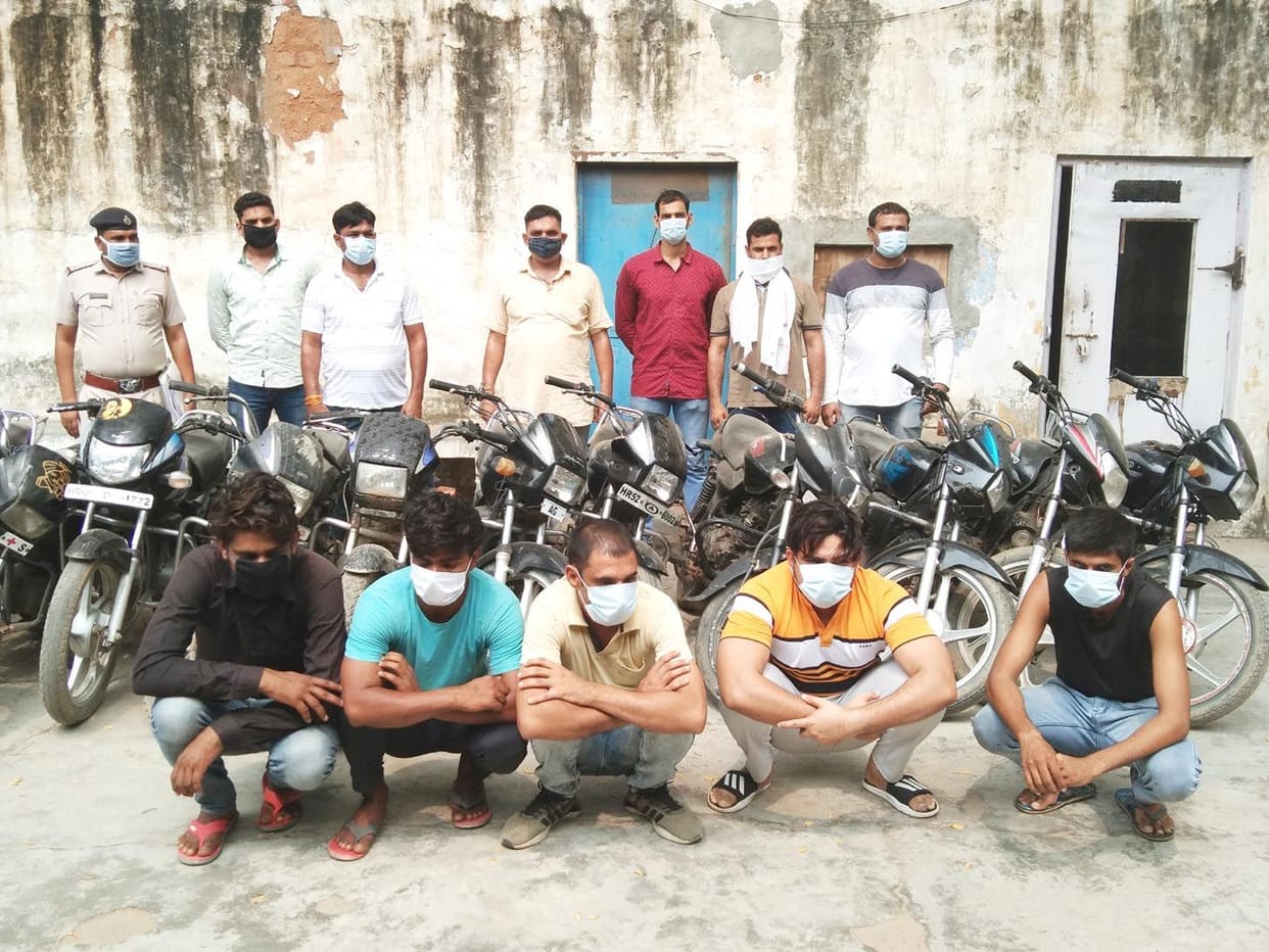 five gangsters of vehicle thief gang arrested