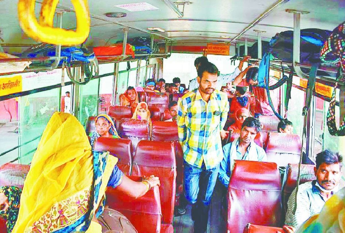 No Covid Guide Line Follow In Uttar Pradesh Roadways Buses