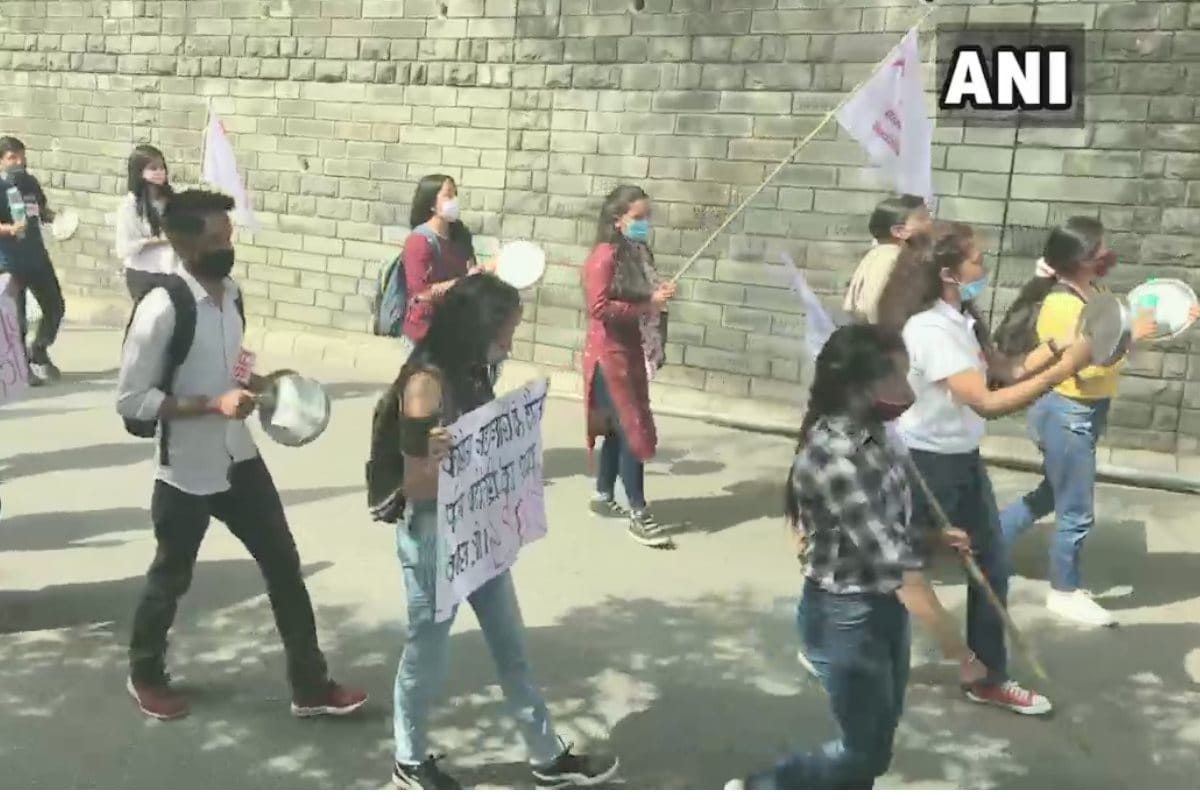 SFI hold protest against government over national education policy