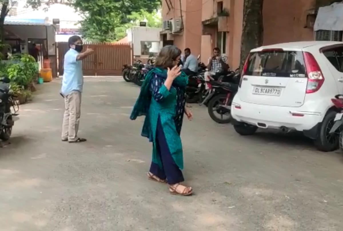 Umar Khalid Arrest Delhi Riots News In Hindi: Delhi Police Special Cell Summons Filmmakers Rahul Roy Saba Dewan After Arresting Umar Khalid