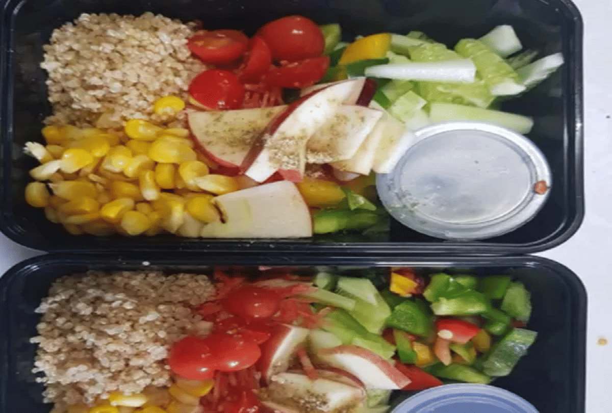 pune woman earns millions by selling salad started work in just 3 thousand rupees