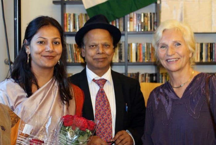 Hindi Hain Hum Amar Ujala, Hindi Diwas, Suresh Chandra Teaching Hindi to People of Norway