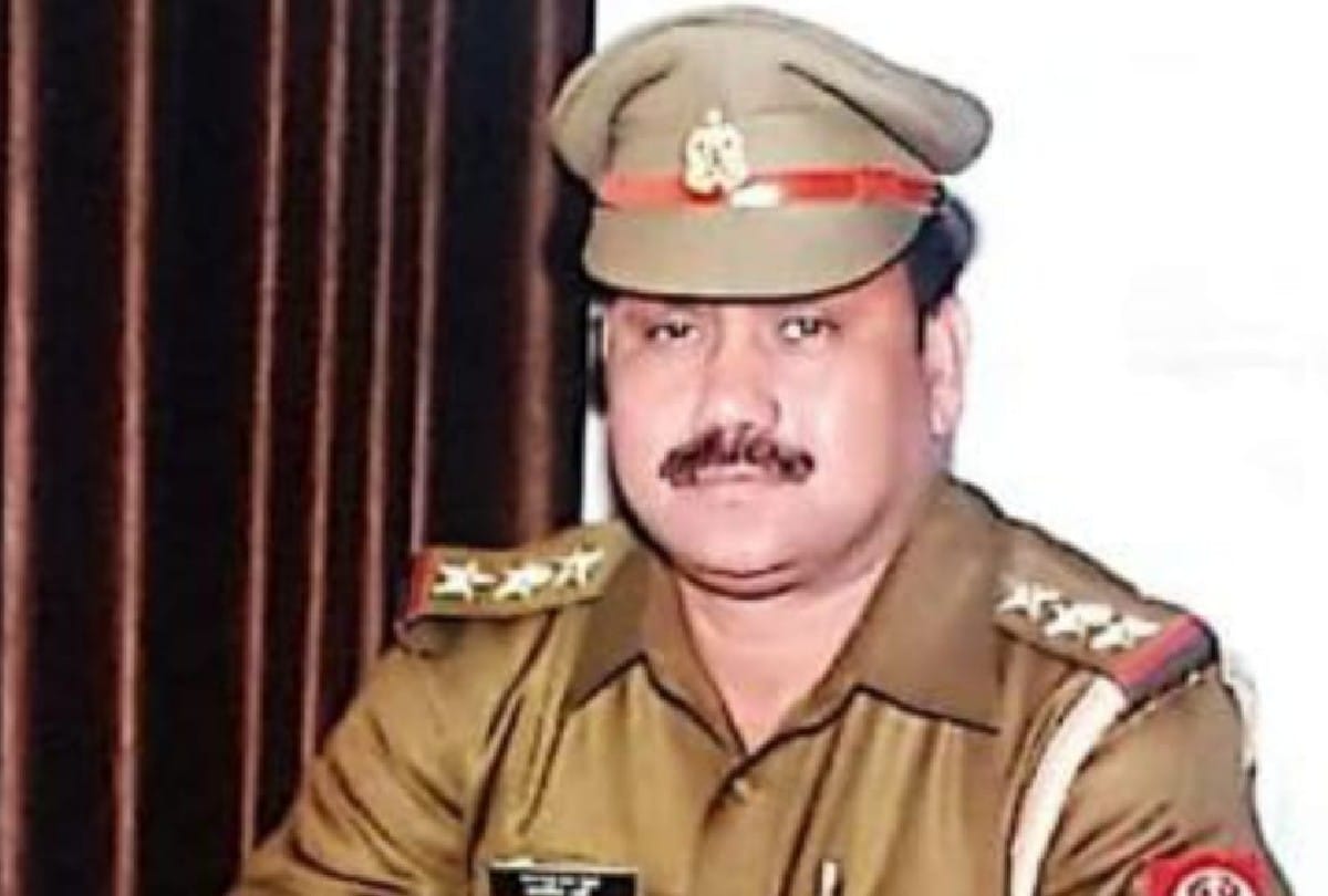 Updesh Murder Case agra Inspector Salim Khan suspended on CM Yogi Adityanath order