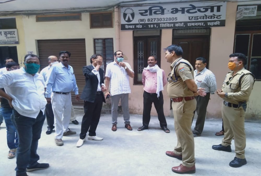 Roorkee News : Firing on lawyer in Court Area, Panic in public