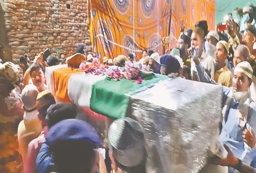 Uttarakhand martyred Soldiers Jamir ahmed Funeral, Son crying badly after see father cap, Photos