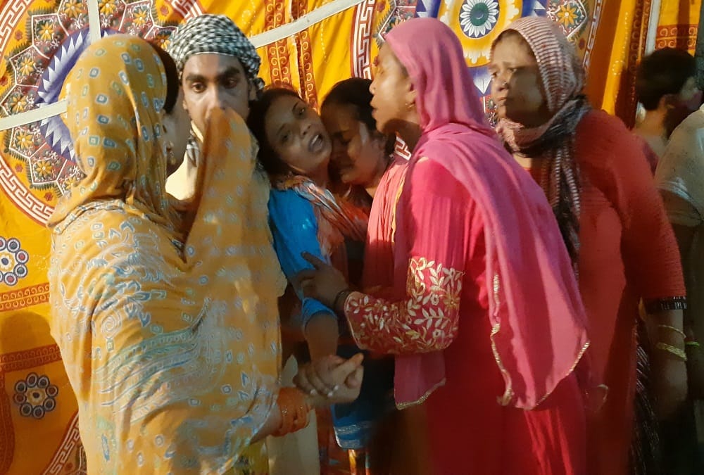 Uttarakhand martyred Soldiers Jamir ahmed Funeral, Son crying badly after see father cap, Photos