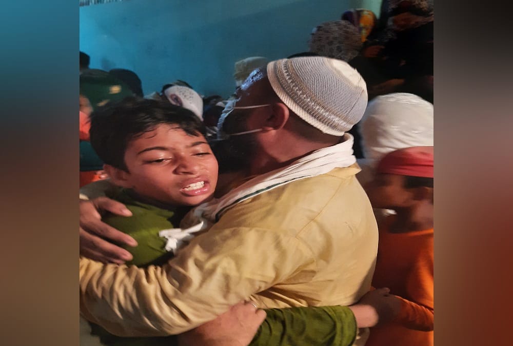 Uttarakhand martyred Soldiers Jamir ahmed Funeral, Son crying badly after see father cap, Photos