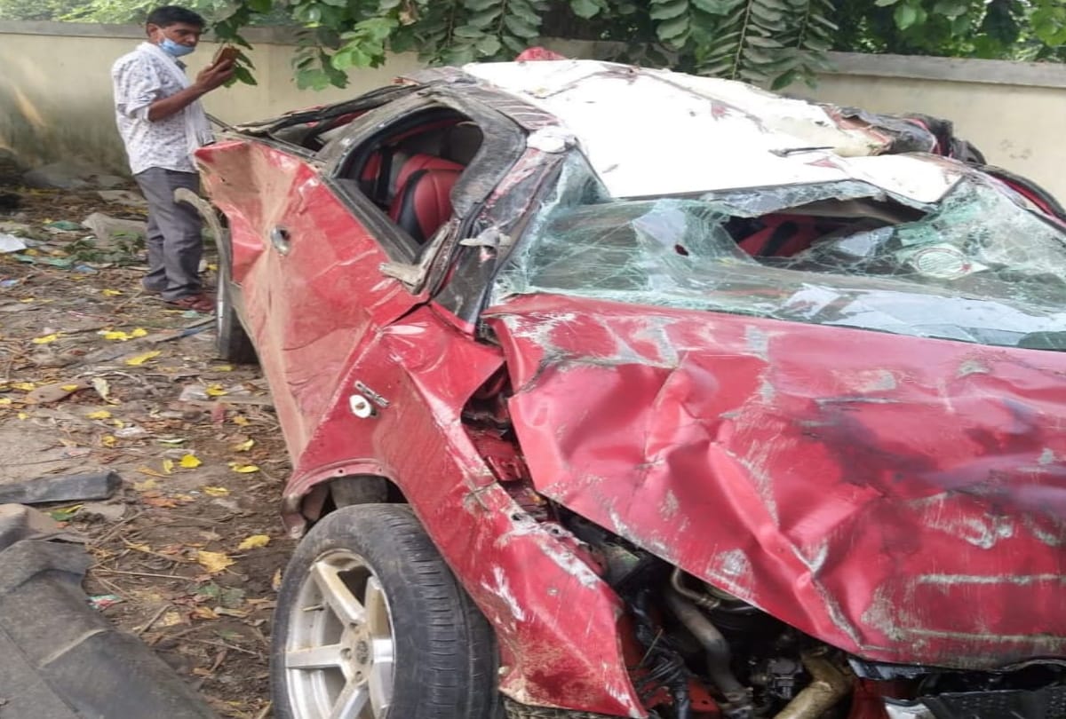 faridabad road accident on lucknow expressway two died three injured family mourning