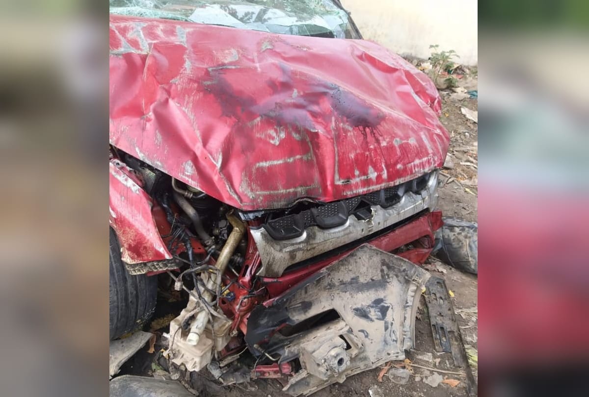 faridabad road accident on lucknow expressway two died three injured family mourning