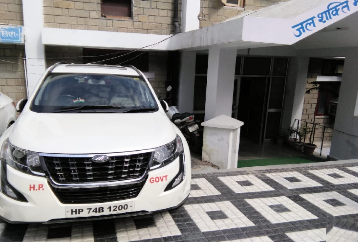 What is difference between Indian Army vehicle registration plates and civilians vehicle registration plates, how to identify them