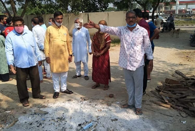 Negligence in Karnal people cremated by Diesel who died in Corona haryana news