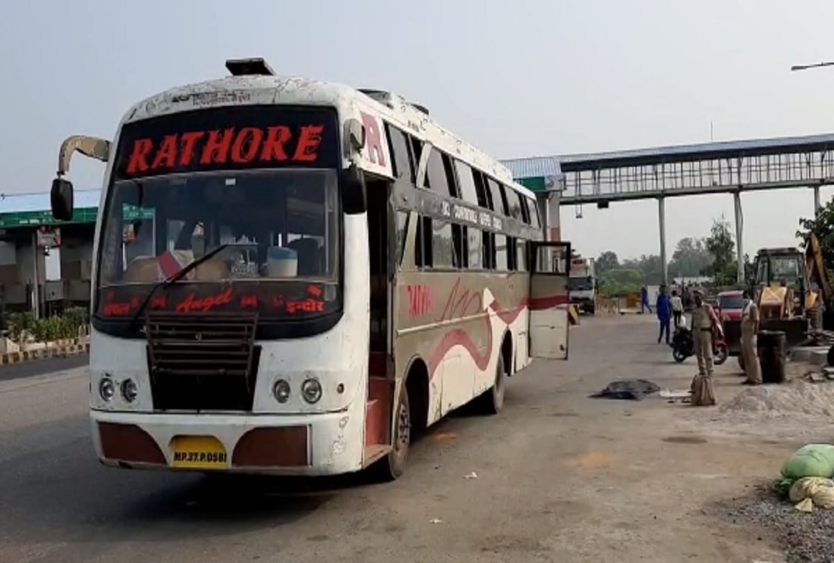 Man looks out from bus window to spit met accident later died road accident in jhansi