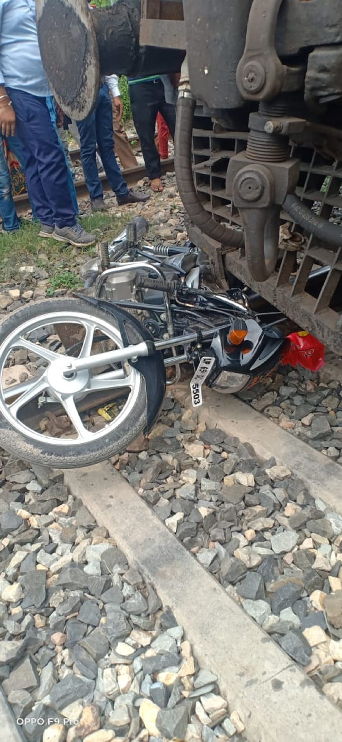 Krishak express train stopped for hours after bike collied by engine of train negligence of man in varanasi
