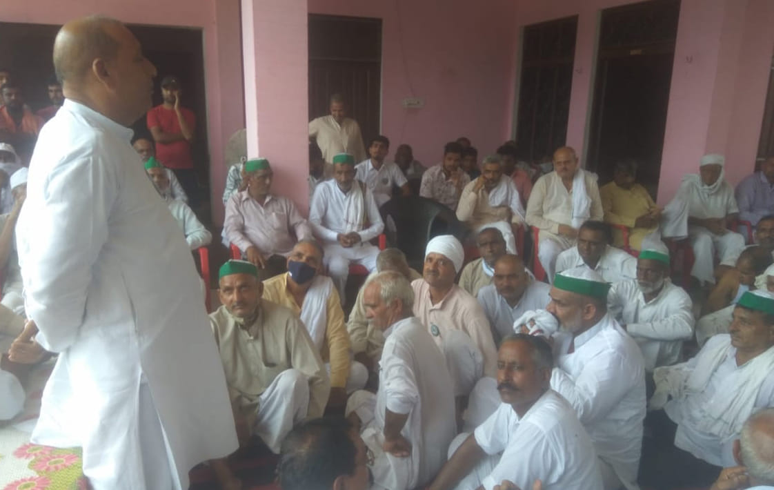 Bhakiyu will not allow under railway pass in Sakhan Kalan