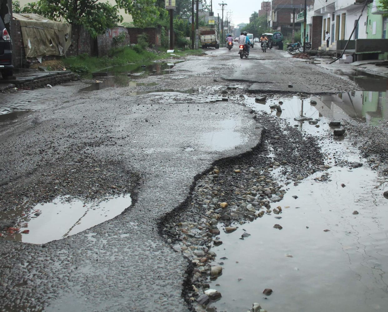radha road rampur