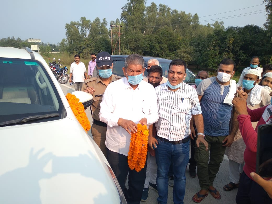 Central government fails on every front: Rawat