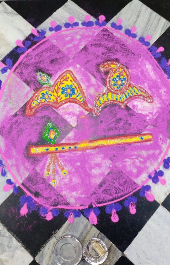 Peacock crown, flute and Chandra Mukuti Sanjhi delighted