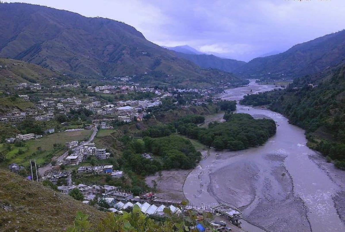 Himachal pabbar valley is the most beautiful place in India