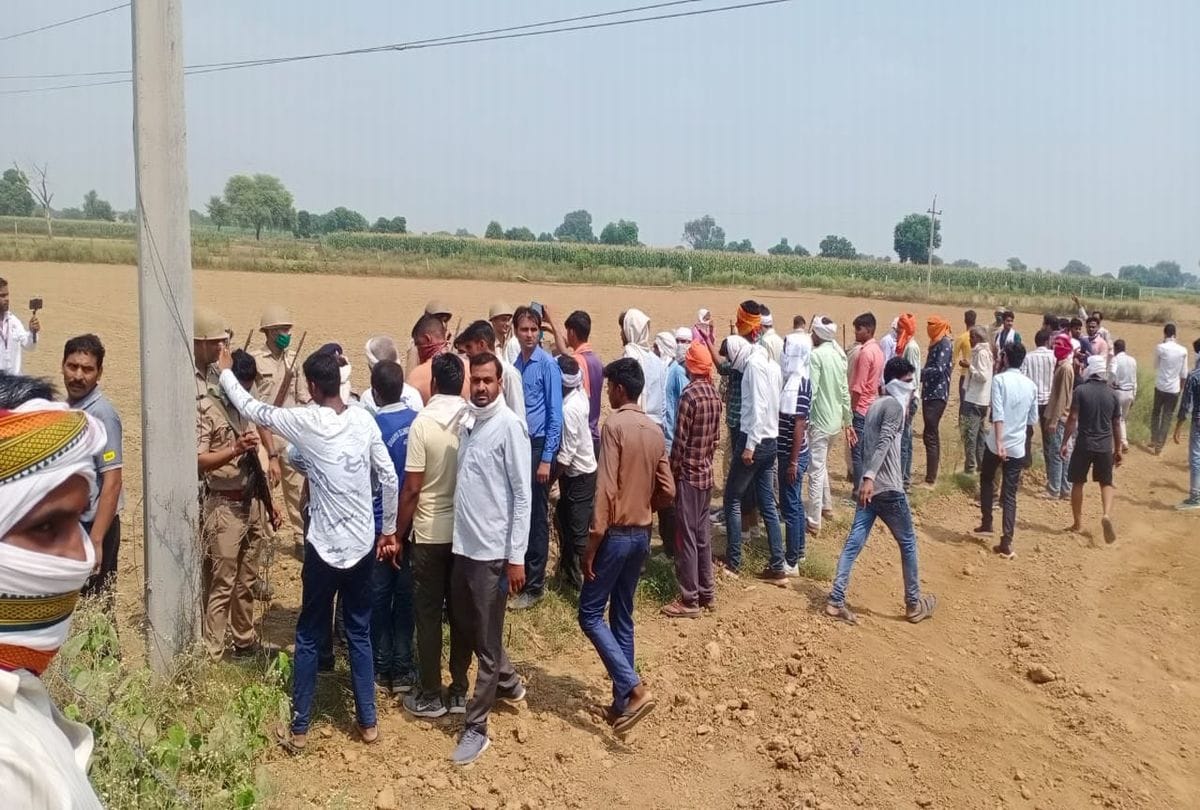 Kidnapped Minor Girl Protets Mahapanchayat In Iradatnagar Agra