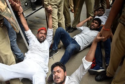 Clash with protesters on the road against unemployment, more than a hundred arrested