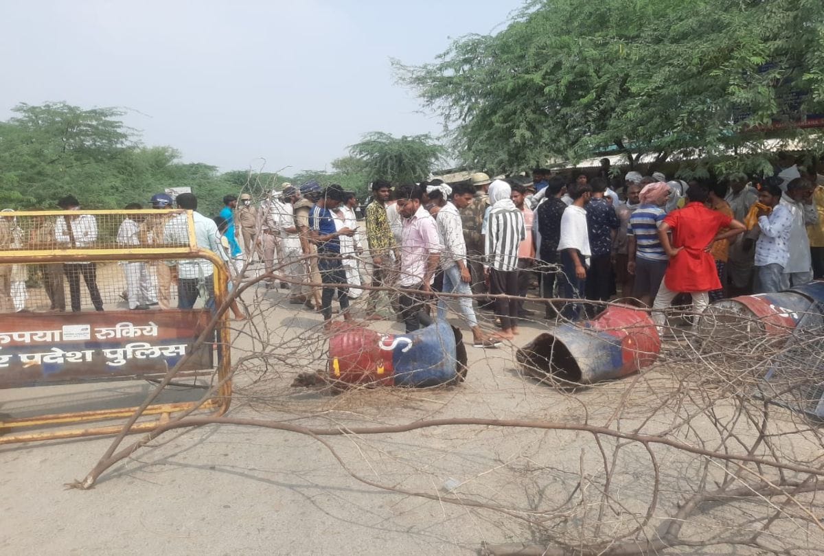 Accident In Mathura: Jnurm Bus Hit Four People 14 Year Old Boy Died
