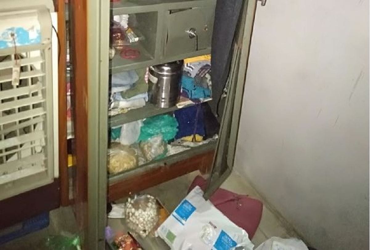 Thieves targeted two houses at midnight in mainpuri