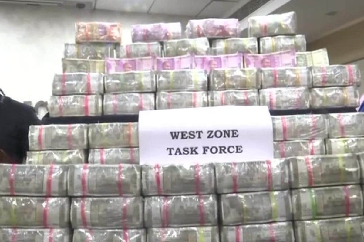 Hyderabad: Four persons held in possession of unaccounted cash