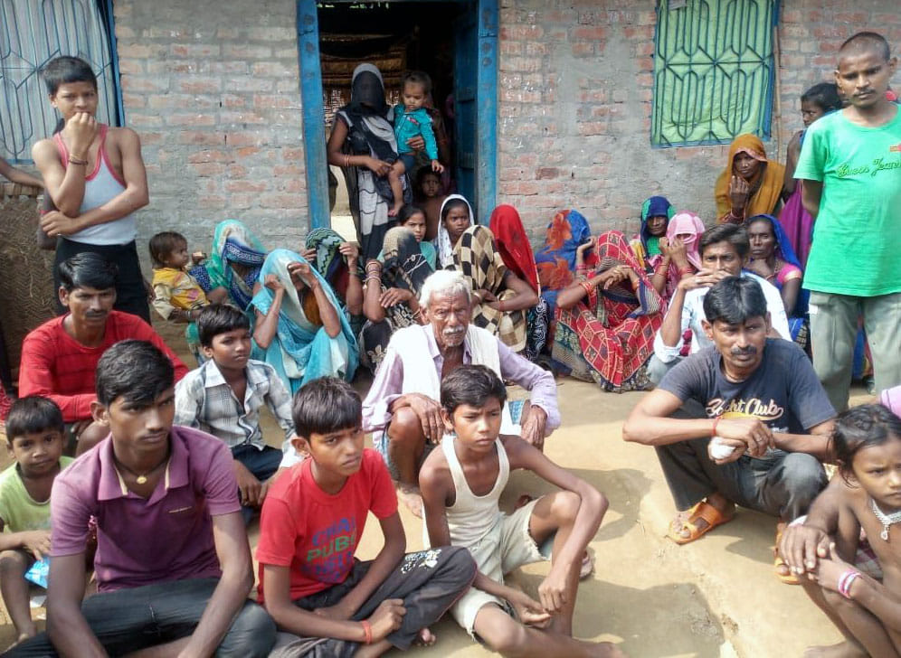 In Chitrakoot, the bodies of the couple who picked the wood were found in the forest
