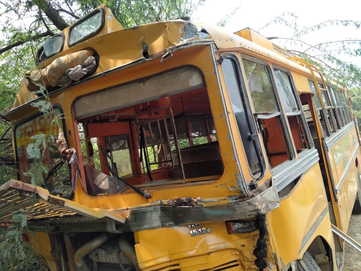 road, accident, narkhi, firozabad