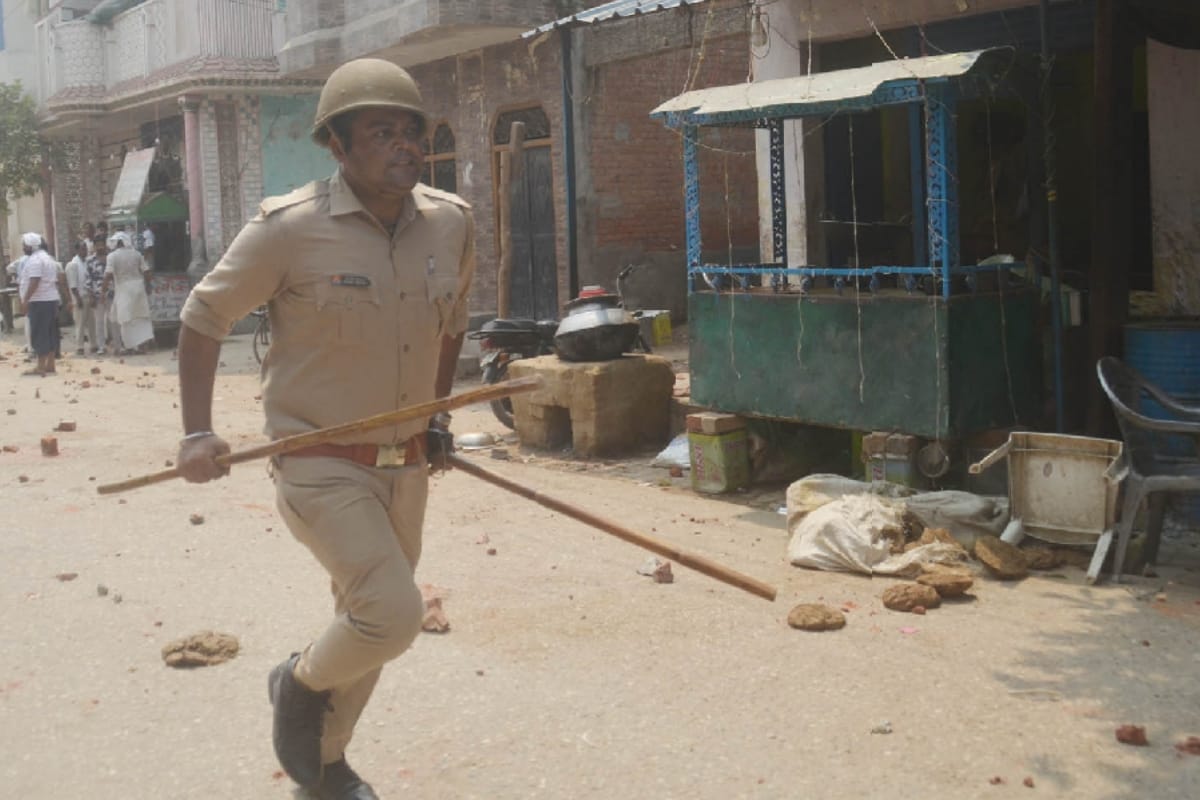 Baghpat violence: Minor controversy changed into ruckus in , chaos and stone pelting occurred for half an hour