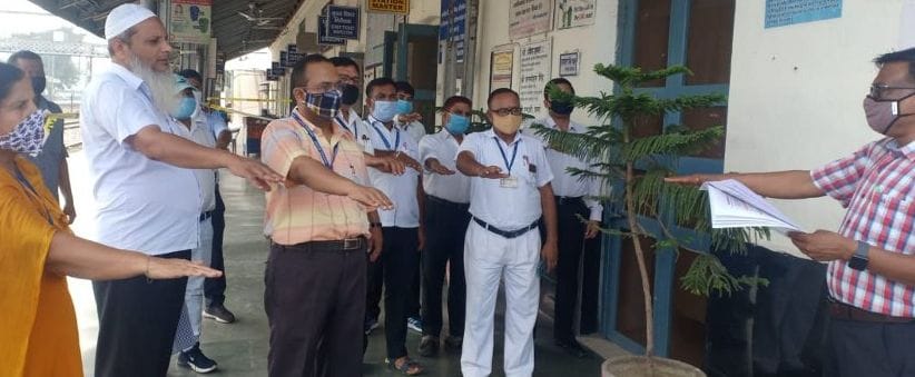 Railwaymen took oath to keep the station clean