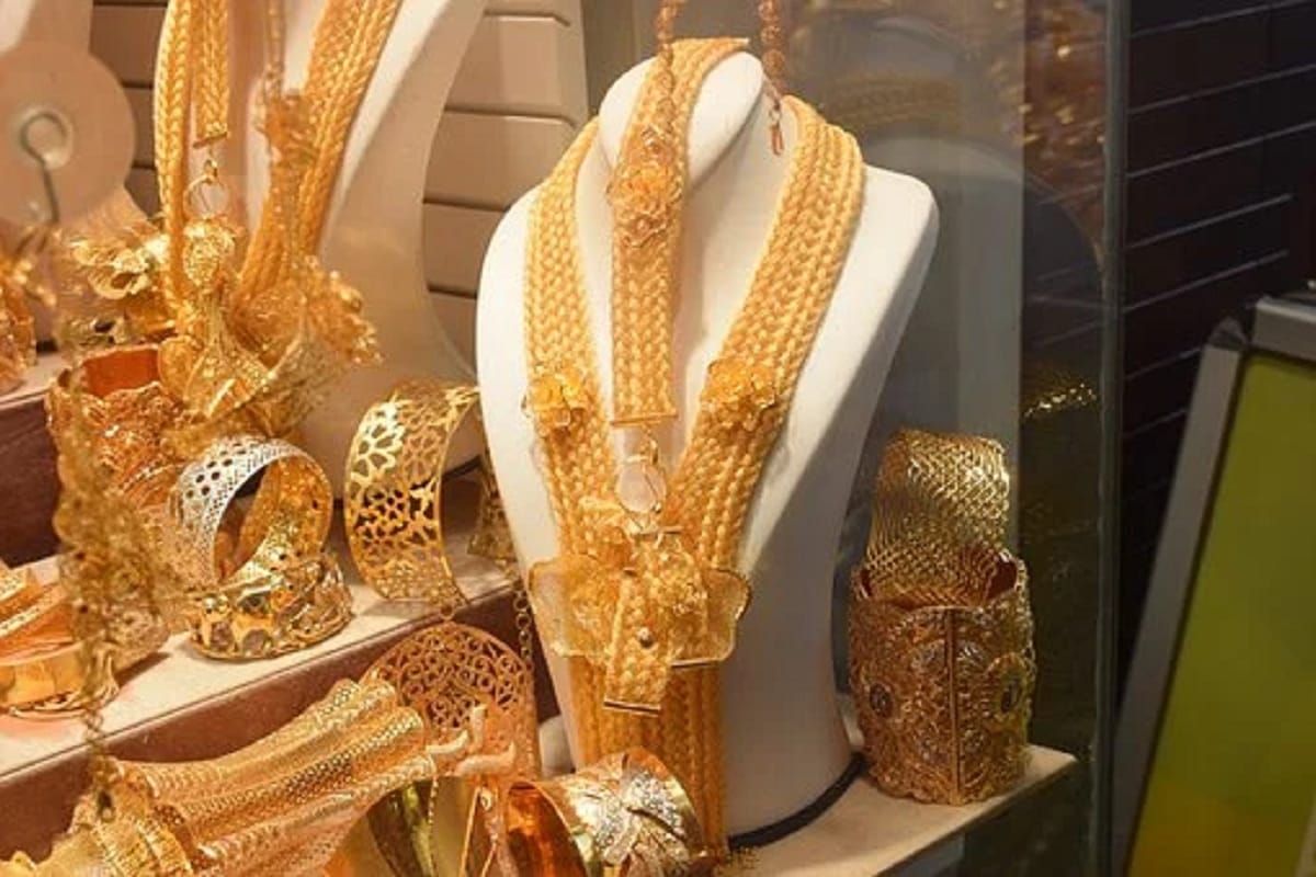 gold and silver price on 7 october 2020 Gold plunges Rs 694 while silver up by Rs 126