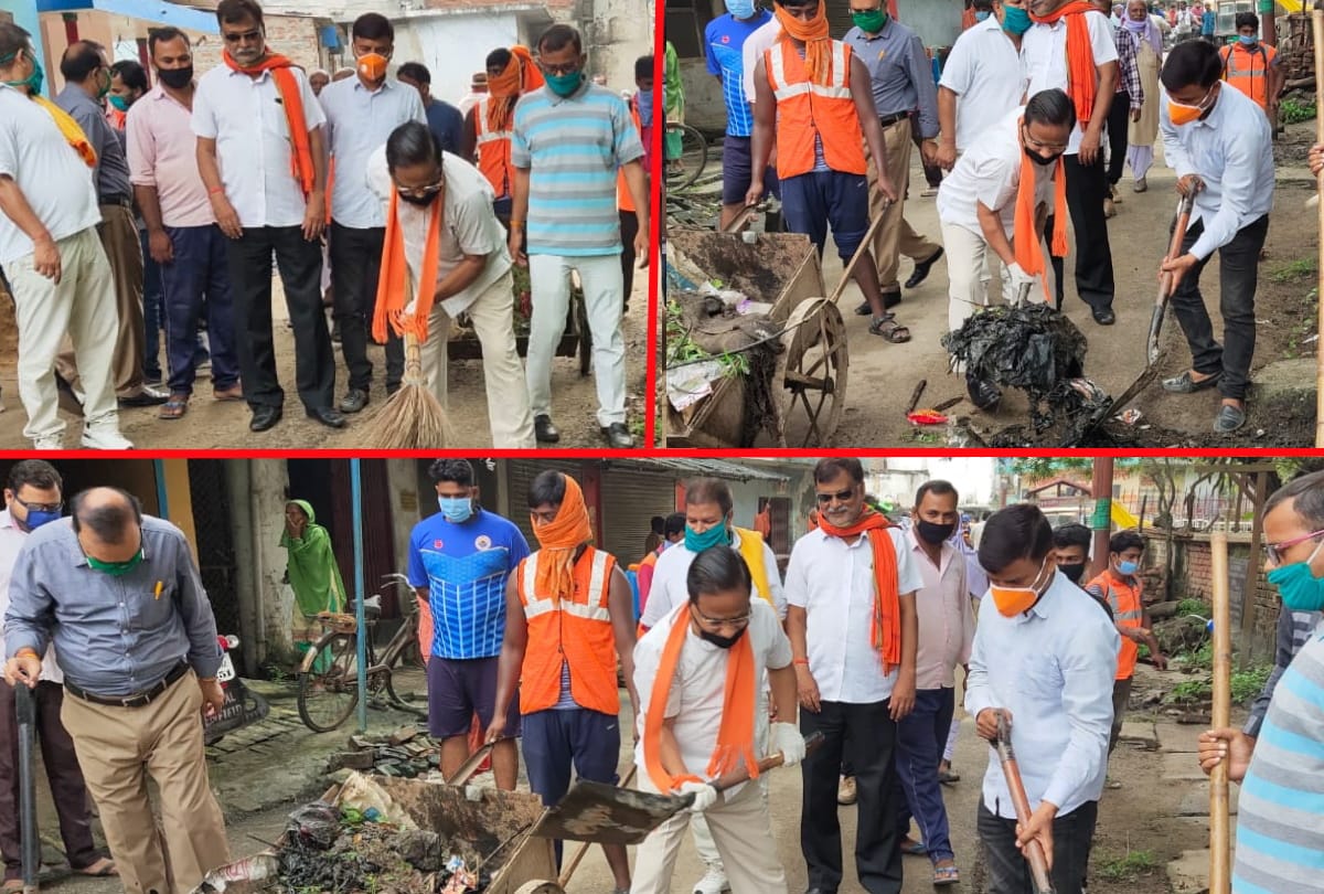 MLA RMD Aggrwal cleaned city road before PM narendra Modi birthday