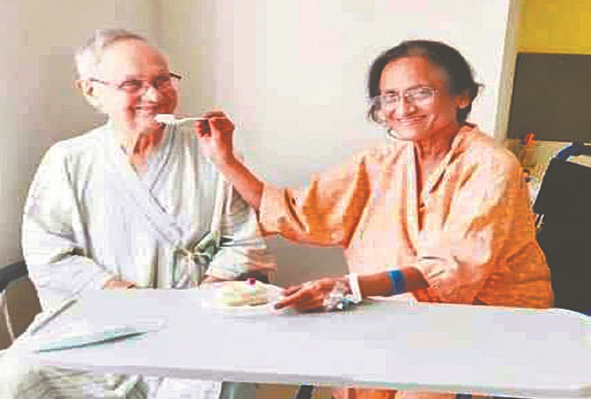 अस्पताल में ही सांसद रीता जोशी ने अपने पति का मनाया जन्मदिन