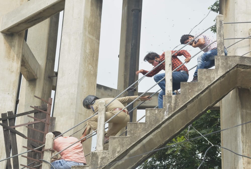 Uttarakhand: Parshad climb on Water tank for fees issue, Honey Bee Attack on him in haldwani