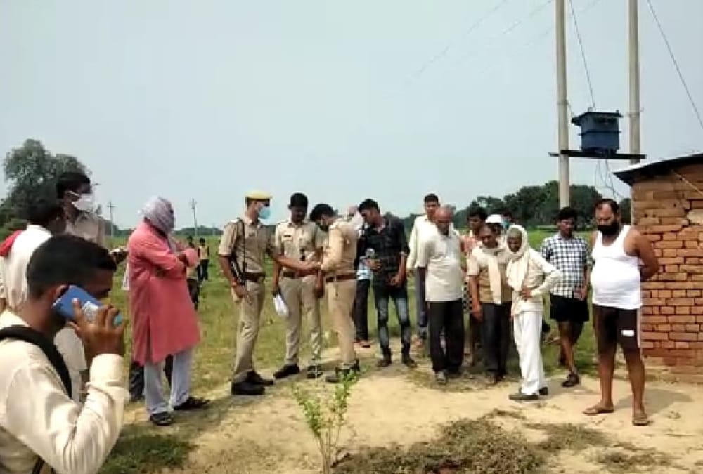 A man murdered his father in Sareni thana kshetra in Raebareli.