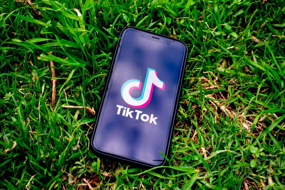 Chinese government warns of action against technology companies providing live streaming services